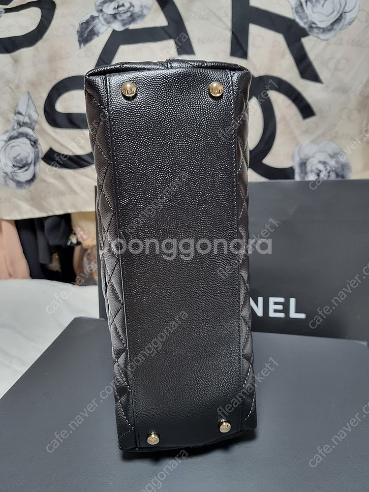 샤넬 코코핸들 라지 (구미듐) 샴페인골드 아웃스티치 올블랙 최상품--4